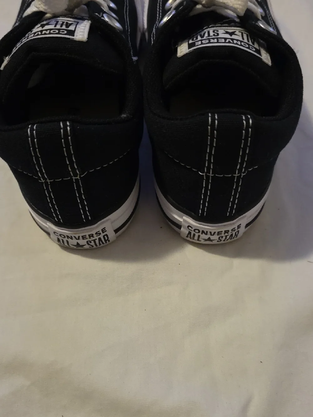 Converse Black and White Low Top Sneakers Boys Size 2